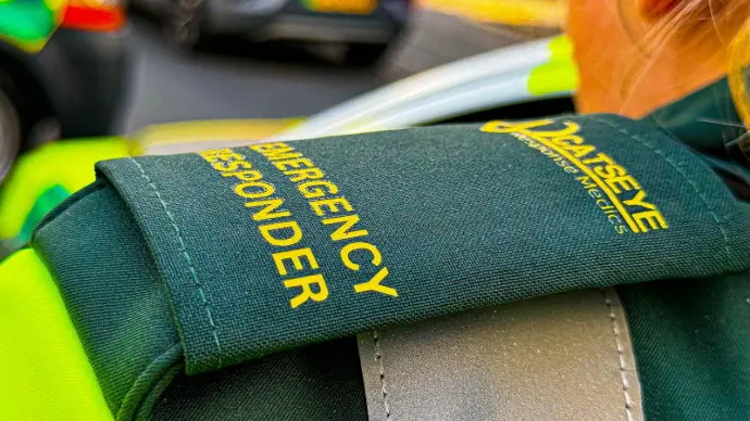 ambulance cateye medical team