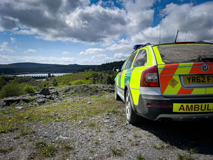 ambulance cateye medical team