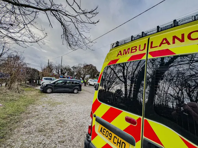 ambulance cateye medical team